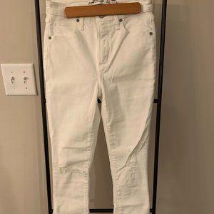 ABERCROMBIE & FITCH | Never worn white jeans